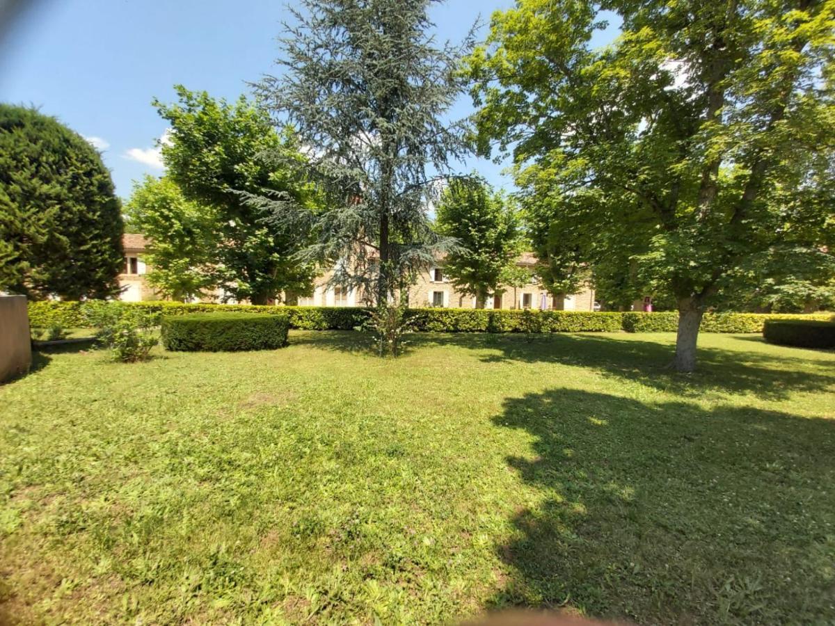 Eblouissant Appartement Au Calme D'Une Residence Avec Piscine Idealement Situe Au Pied Du Colorado Provencal Dans Le Prestigieux Luberon Rustrel Kültér fotó