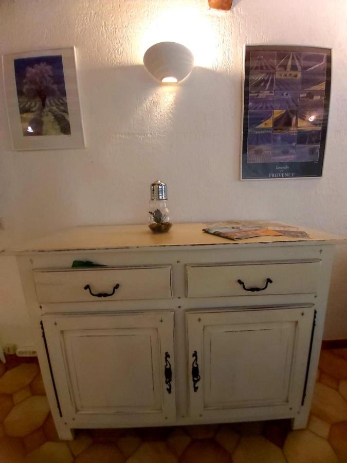 Eblouissant Appartement Au Calme D'Une Residence Avec Piscine Idealement Situe Au Pied Du Colorado Provencal Dans Le Prestigieux Luberon Rustrel Kültér fotó
