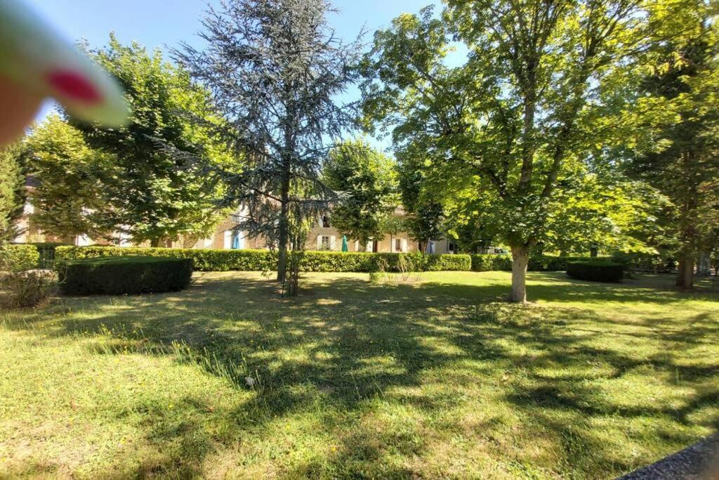 Eblouissant Appartement Au Calme D'Une Residence Avec Piscine Idealement Situe Au Pied Du Colorado Provencal Dans Le Prestigieux Luberon Rustrel Kültér fotó
