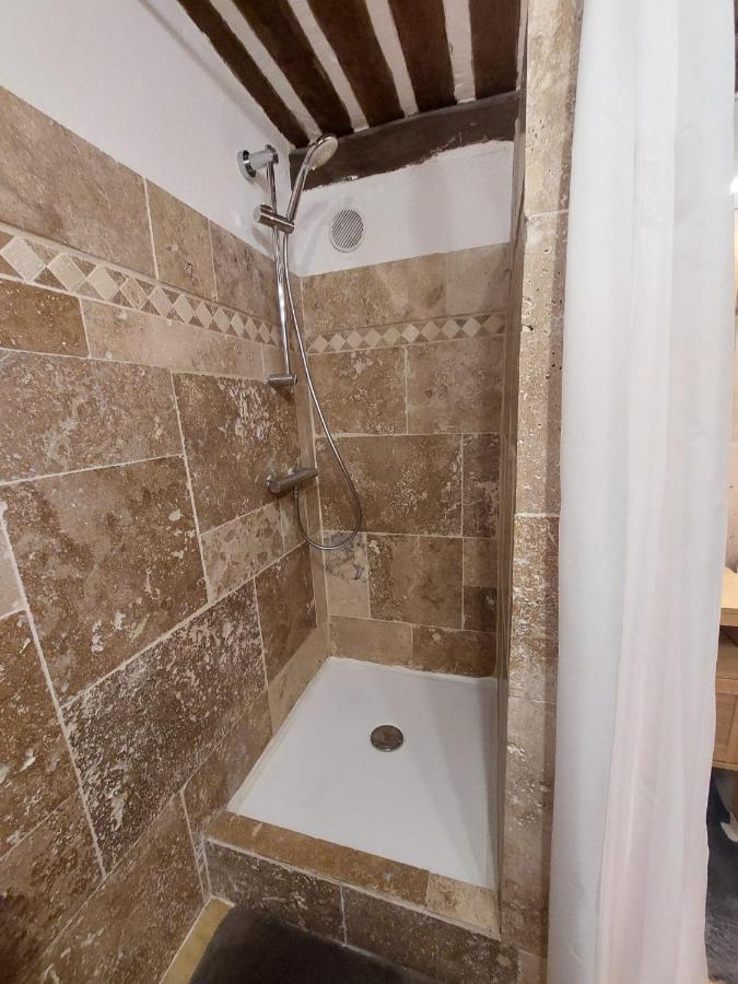 Eblouissant Appartement Au Calme D'Une Residence Avec Piscine Idealement Situe Au Pied Du Colorado Provencal Dans Le Prestigieux Luberon Rustrel Kültér fotó