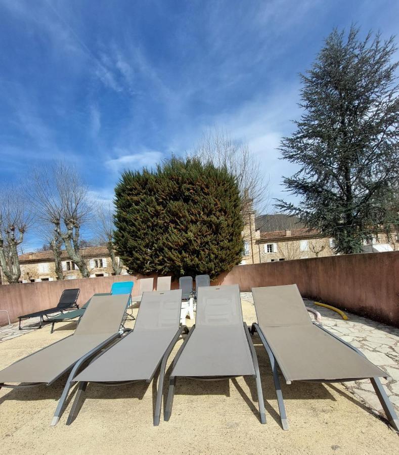 Eblouissant Appartement Au Calme D'Une Residence Avec Piscine Idealement Situe Au Pied Du Colorado Provencal Dans Le Prestigieux Luberon Rustrel Kültér fotó